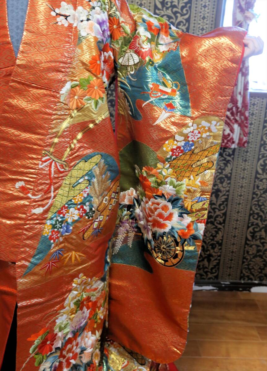 Iro-uchikake Wedding Kimono, Kissho Hanaguruma Motif, Gold & Silver Embroidery