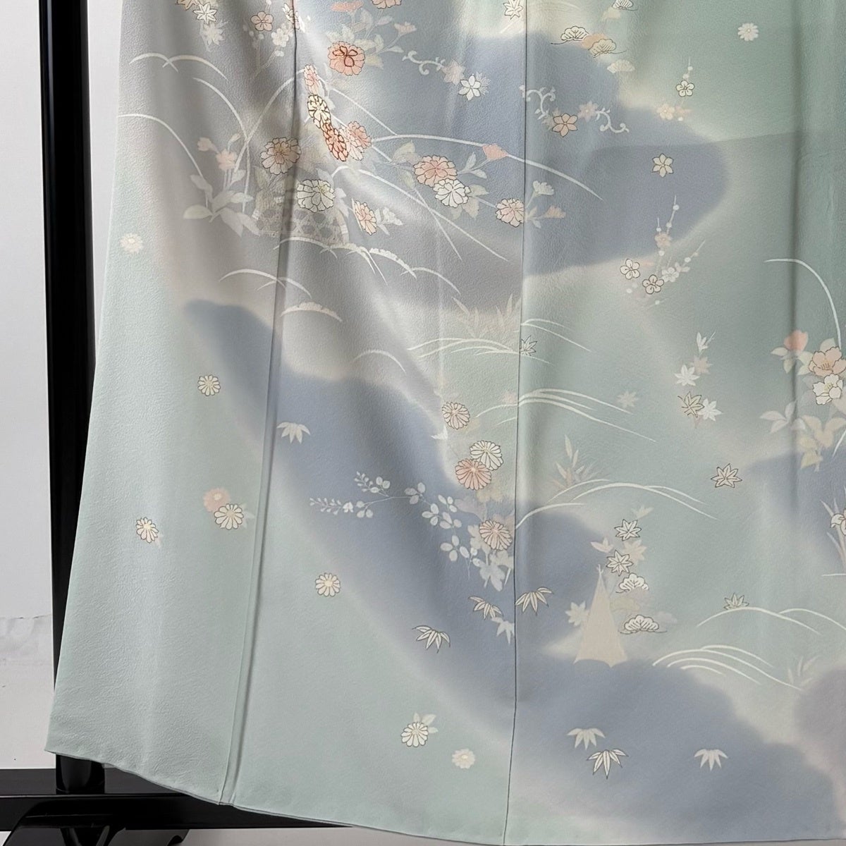 Homongi Silk Kimono Awase with Plum Branch Chrysanthemum Gold Thread Kinsai Light Green M