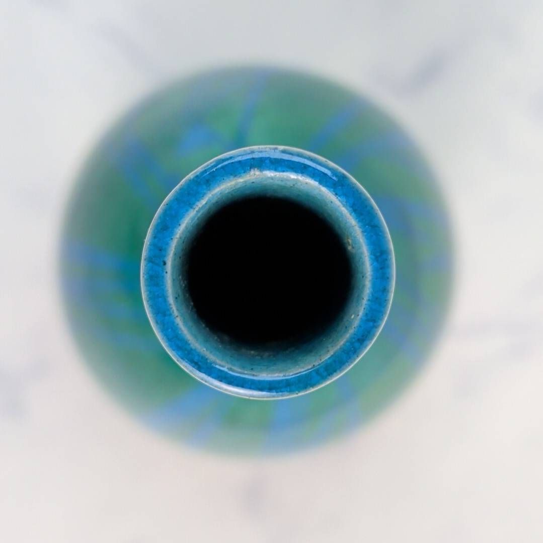 Ono Hakuko Green Yuri-kinsai Porcelain Vase, Height 24 cm