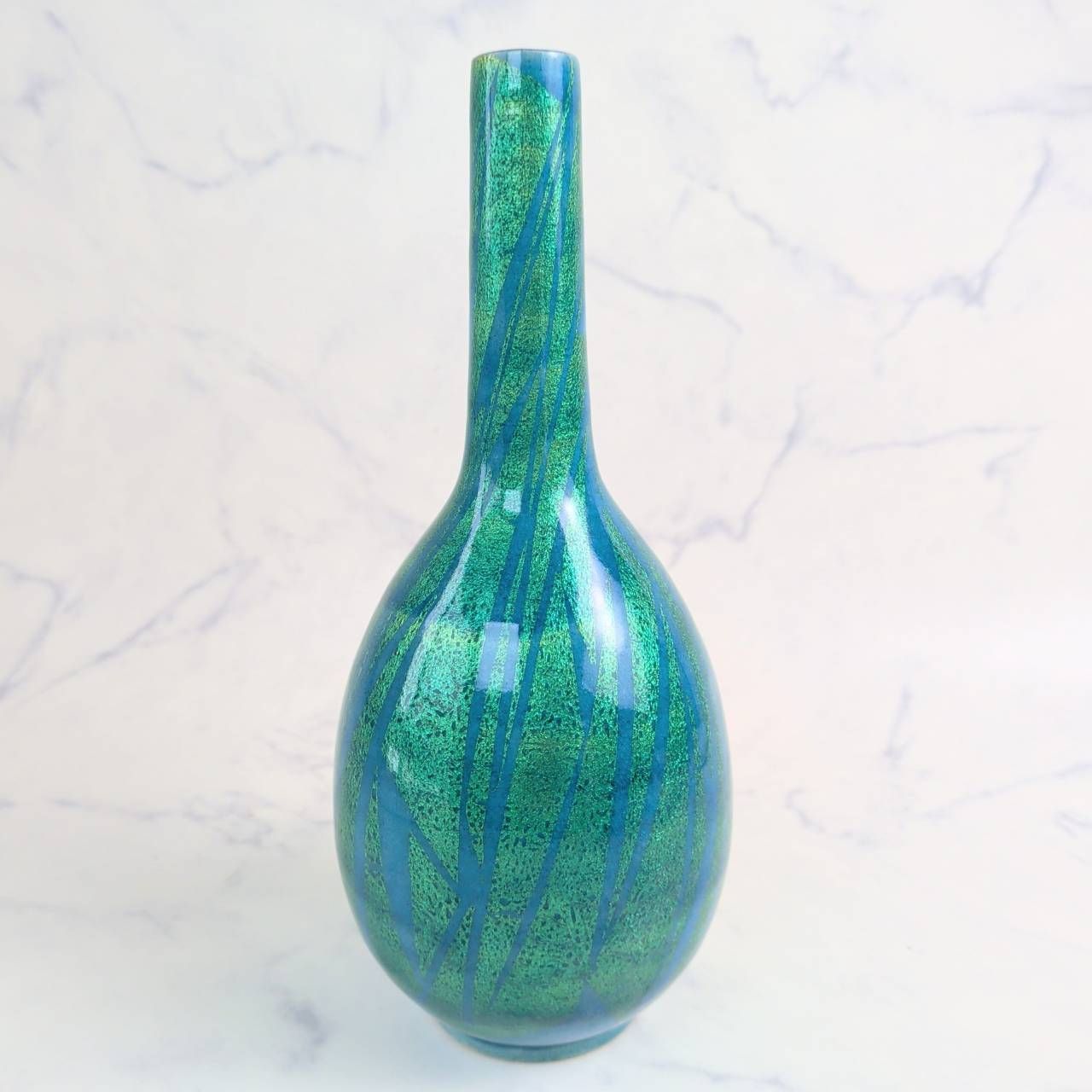 Ono Hakuko Green Yuri-kinsai Porcelain Vase, Height 24 cm
