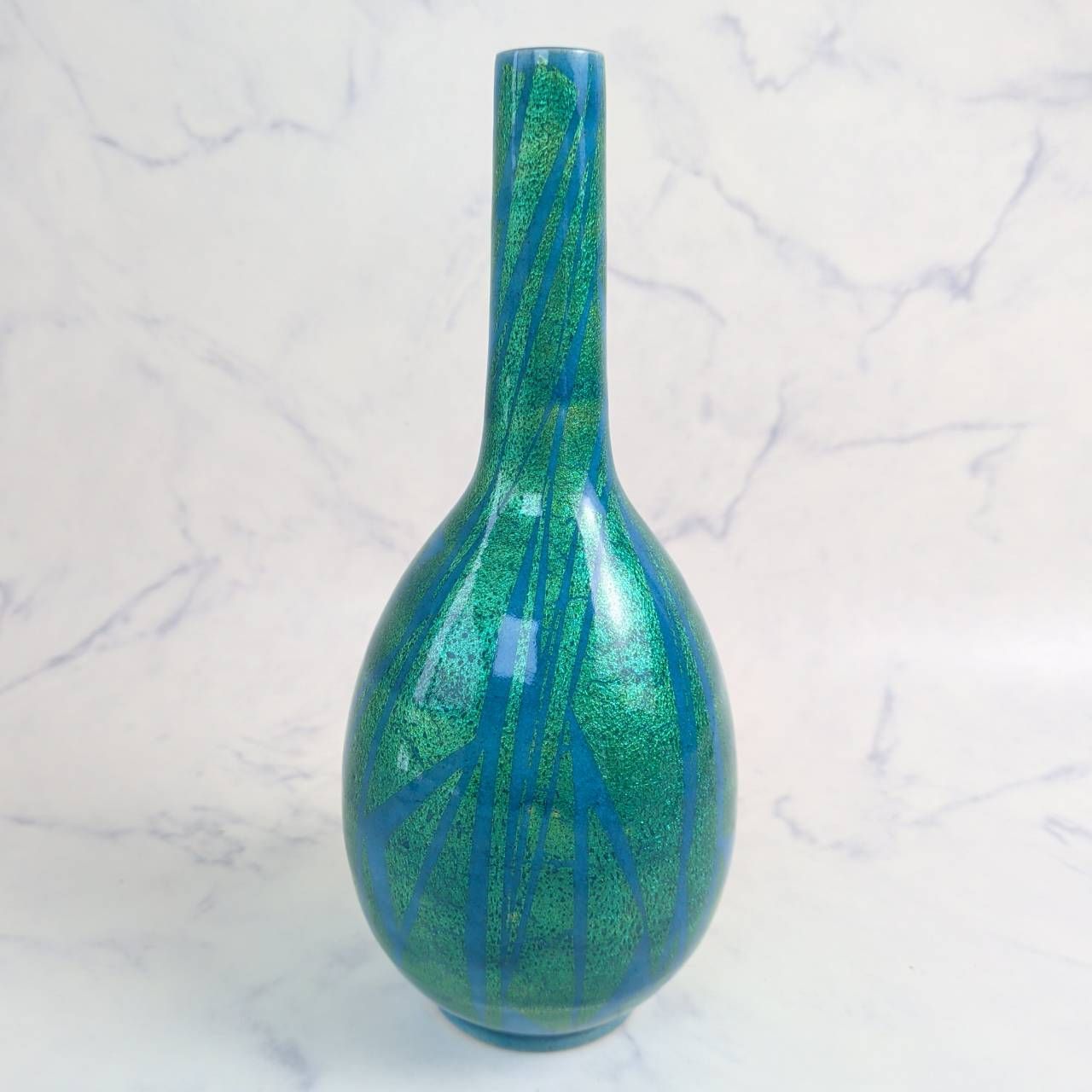 Ono Hakuko Green Yuri-kinsai Porcelain Vase, Height 24 cm