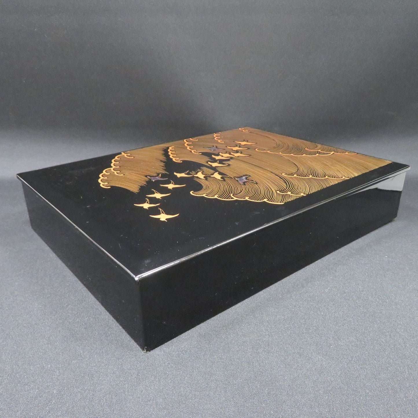 Japanese Lacquerware Tray with Real Gold Maki-e Plovers over Waves Design