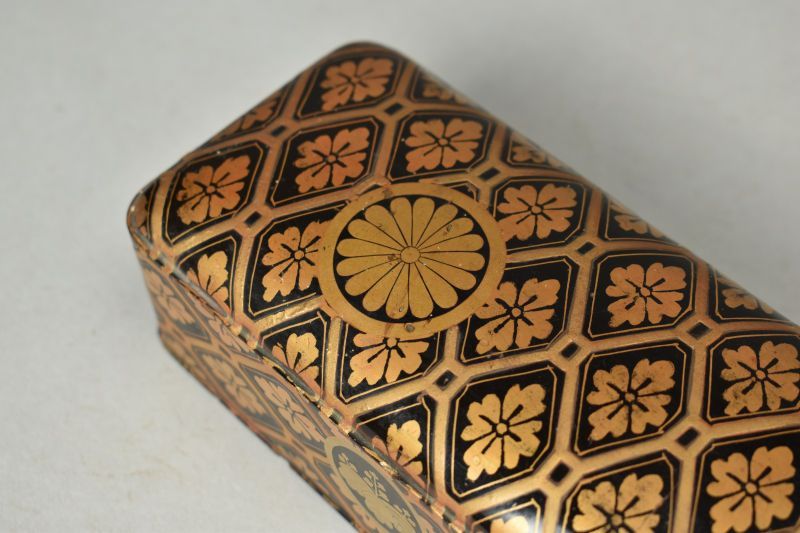 Antique Japanese Maki-e Lacquer Letter Box with Chrysanthemum Design (Fumibako)