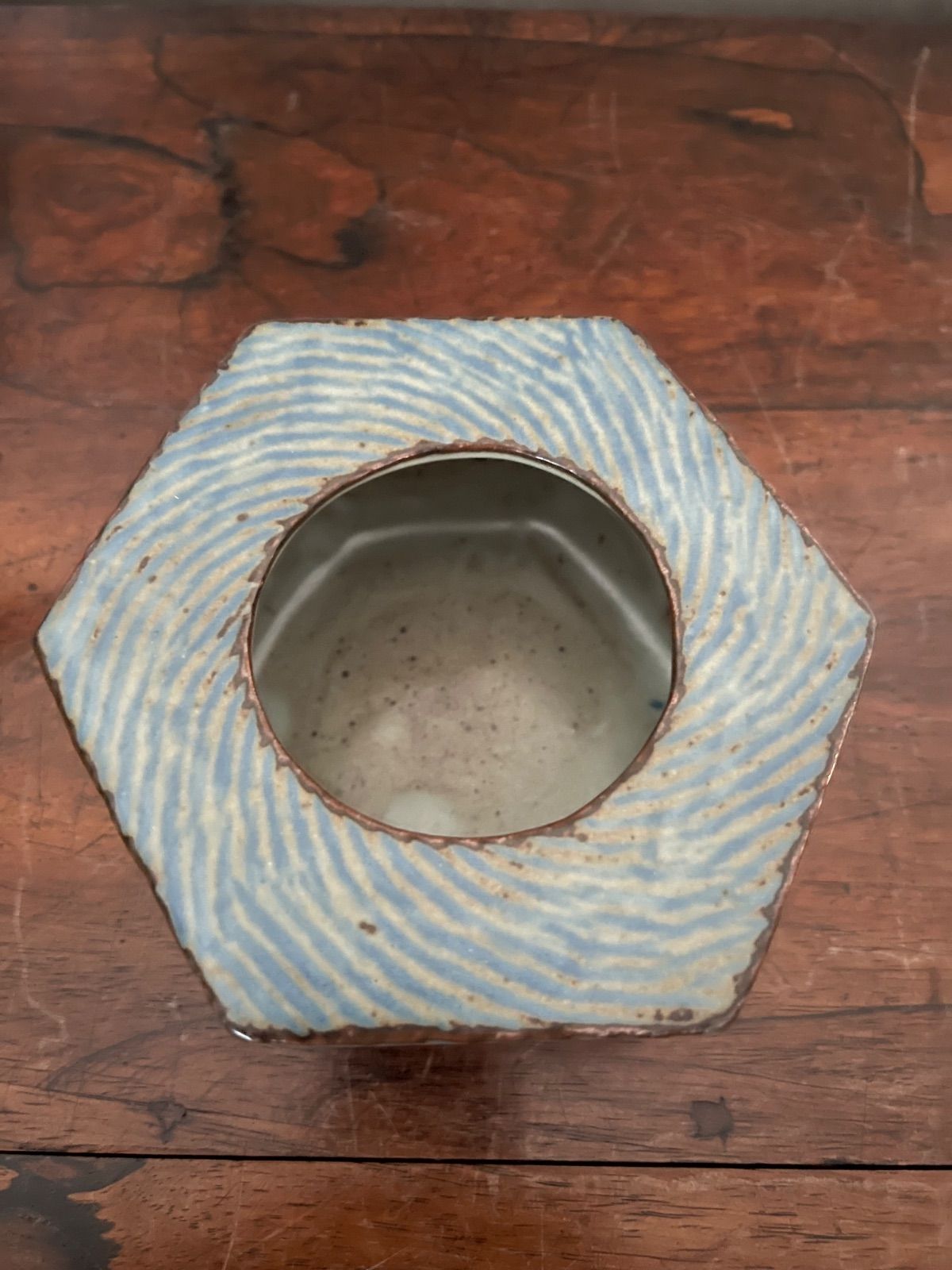 Tatsuzo Shimaoka Living National Treasure Zogan Akae Floral Hexagonal Vessel Ashtray