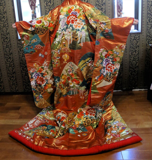Iro-uchikake Wedding Kimono, Kissho Hanaguruma Motif, Gold & Silver Embroidery