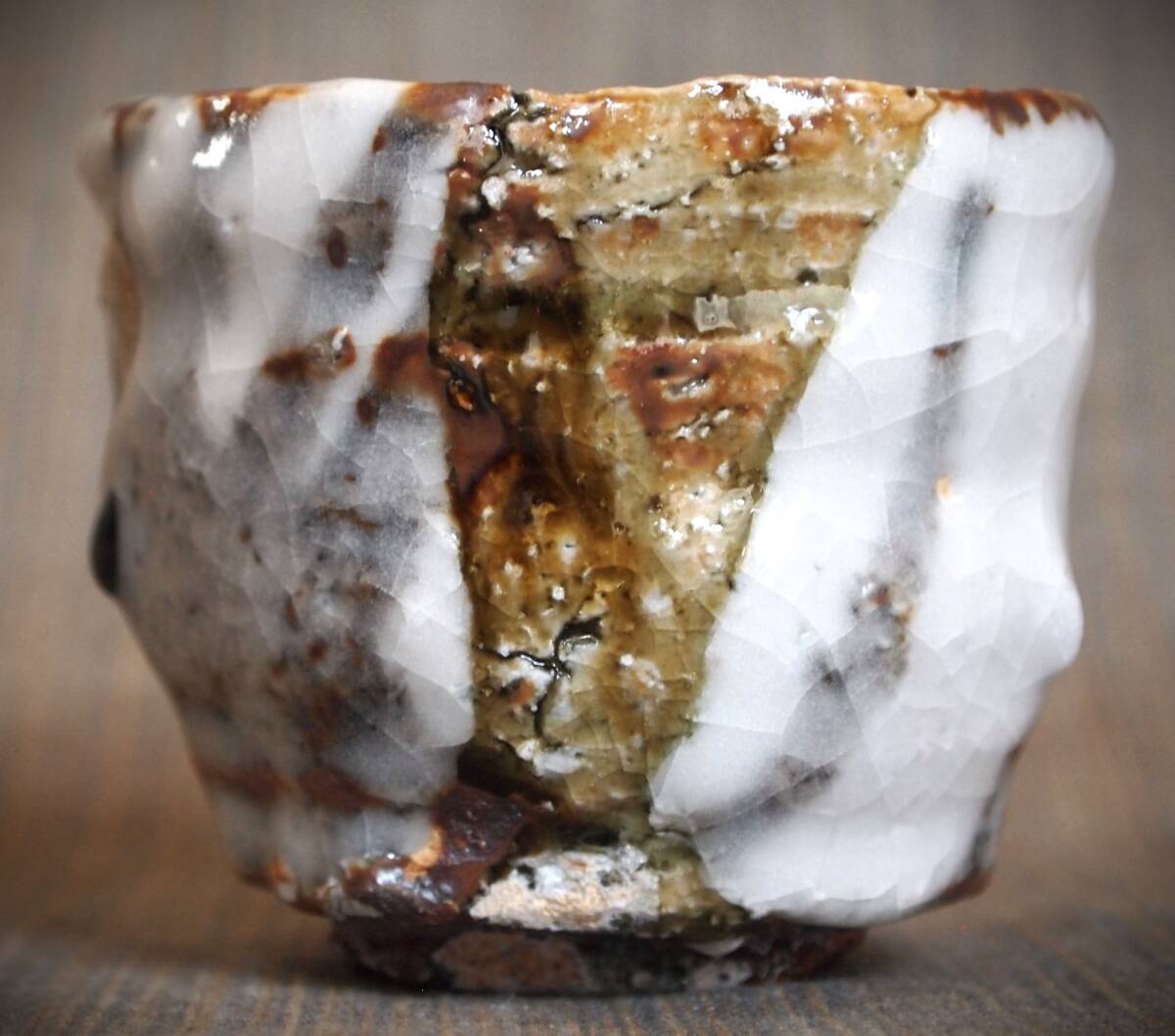 Murakoshi Takuma Shino Oribe Guinomi Sake Cup with Signed Wooden Box, Solo Exhibition