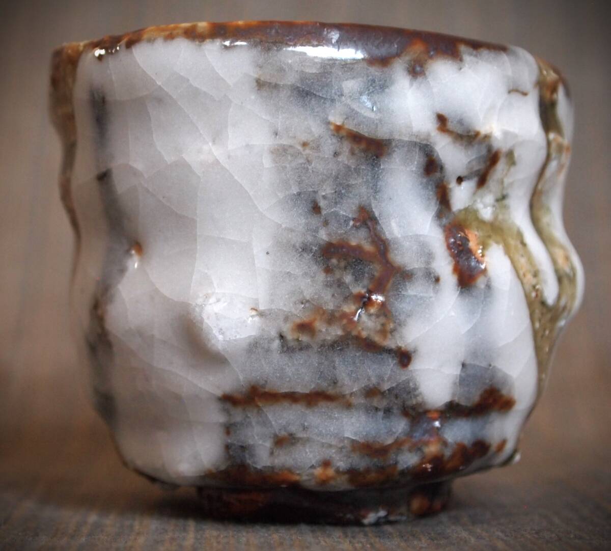 Murakoshi Takuma Shino Oribe Guinomi Sake Cup with Signed Wooden Box, Solo Exhibition