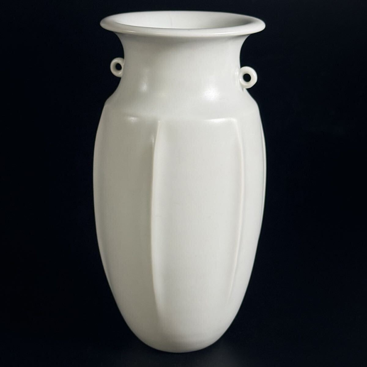 Kyo-yaki Snow-White Porcelain Twin-Ear Vase 23 cm by Miyashita Zenju with Signed Box