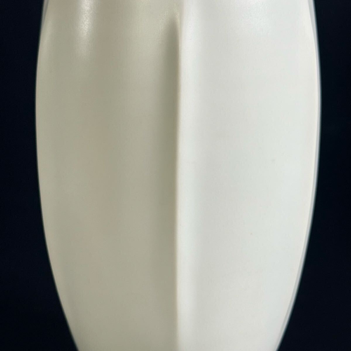 Kyo-yaki Snow-White Porcelain Twin-Ear Vase 23 cm by Miyashita Zenju with Signed Box