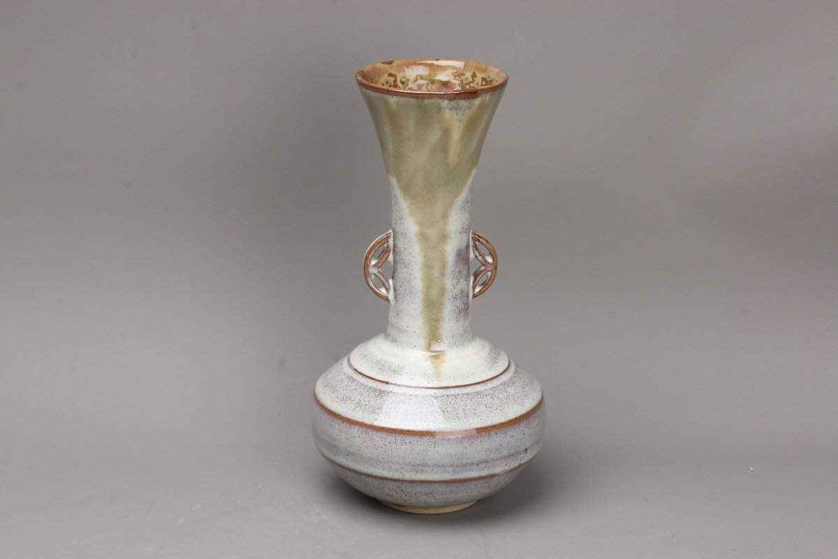Kamei Rakuzan Takatori Ware Flower Vase with Signed Box and Cloth
