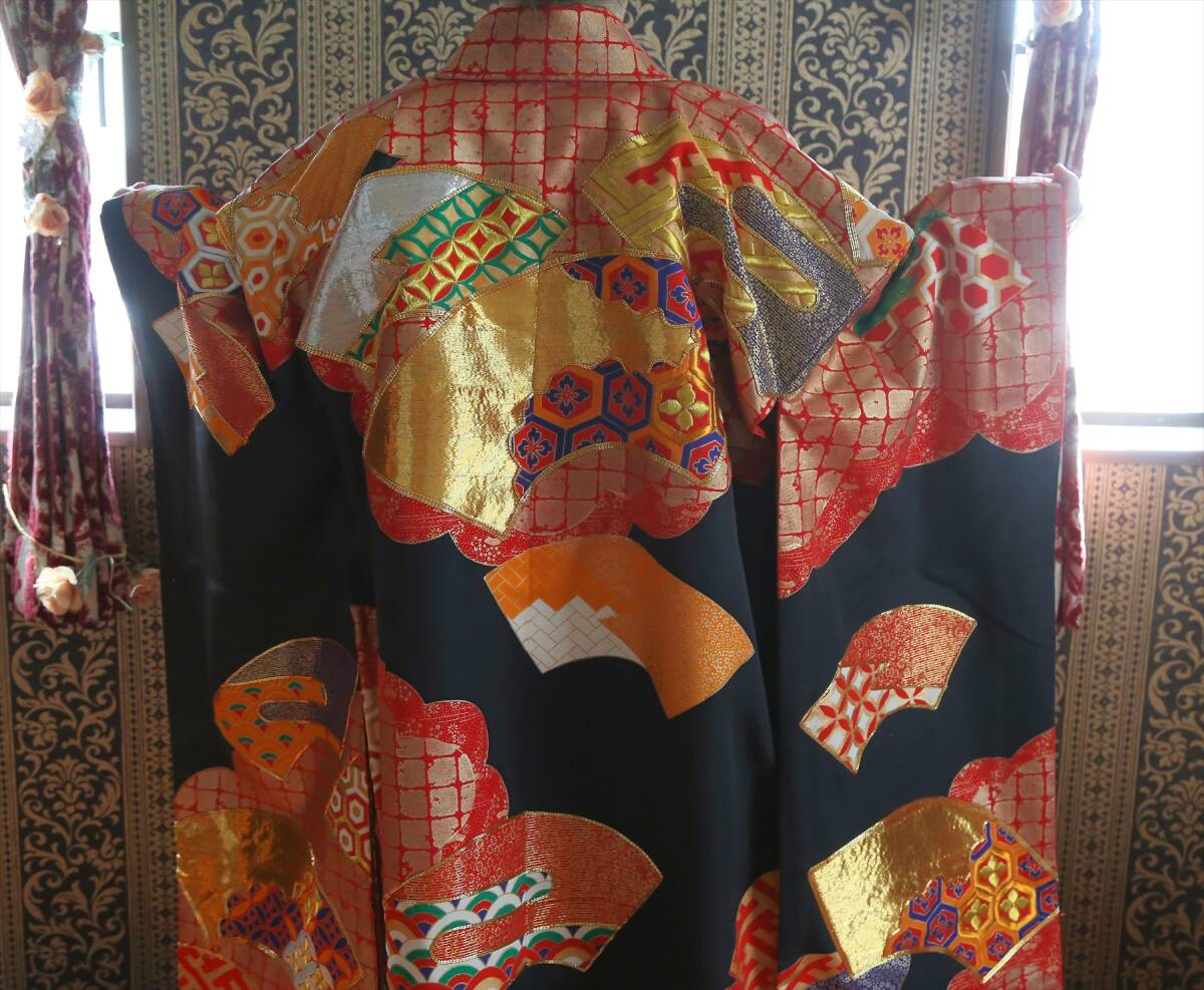 Antique Iro-uchikake Silk Wedding Kimono, Black Bokashi-dyed Auspicious Motifs