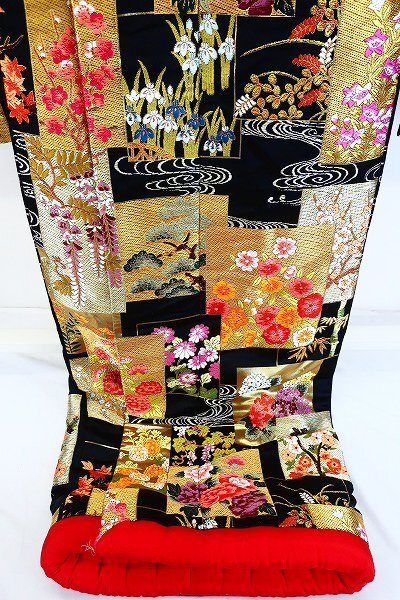 Iro-Uchikake Silk Wedding Kimono Black Auspicious Floral Gold Thread Length 198 cm
