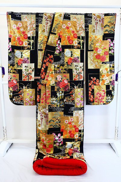 Iro-Uchikake Silk Wedding Kimono Black Auspicious Floral Gold Thread Length 198 cm