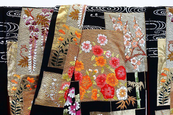 Iro-Uchikake Silk Wedding Kimono Black Auspicious Floral Gold Thread Length 198 cm