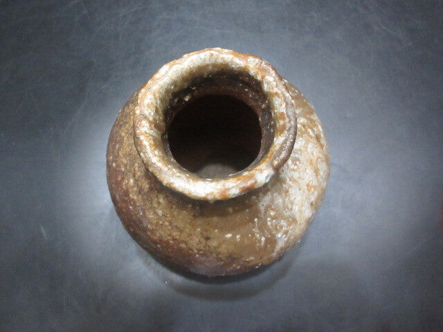 Kiyoko Koyama Shigaraki Natural Ash-Glaze Small Jar Tsubo with Signed Wood Box