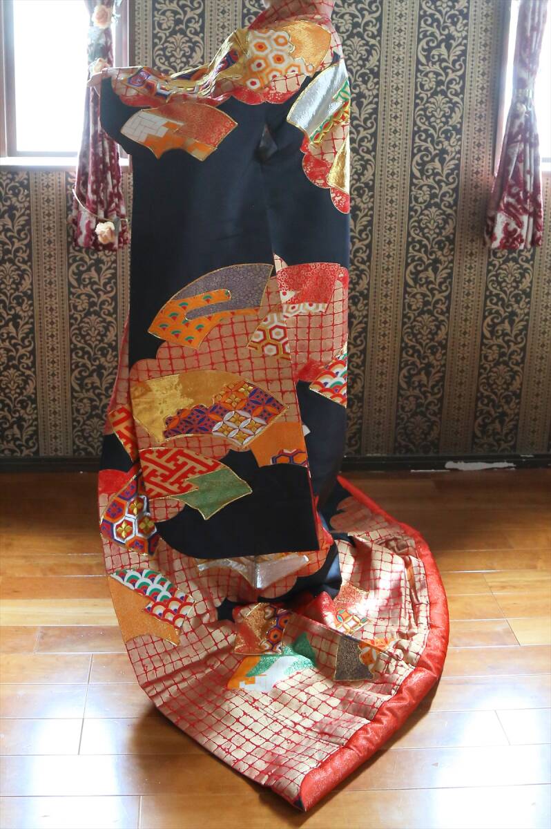 Antique Iro-uchikake Silk Wedding Kimono, Black Bokashi-dyed Auspicious Motifs