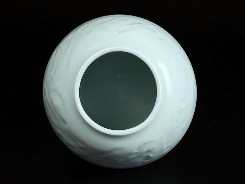 Shimizu Uichi Horaiji Impressed Thistle Jar, Living National Treasure, Signed Box