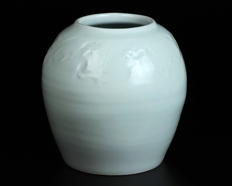 Shimizu Uichi Horaiji Impressed Thistle Jar, Living National Treasure, Signed Box