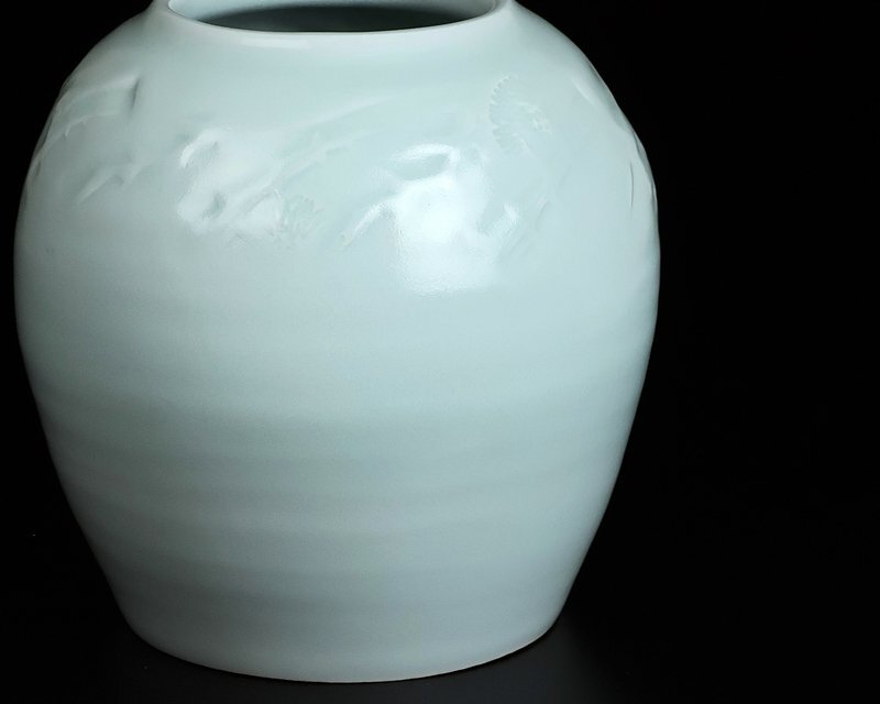 Shimizu Uichi Horaiji Impressed Thistle Jar, Living National Treasure, Signed Box