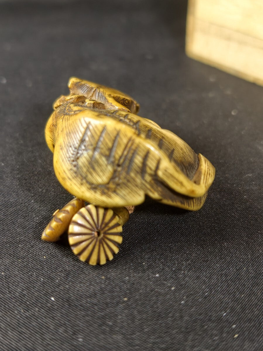 Edo-Period Netsuke Water Buffalo Motif Hand-Carved Natural Material Antique