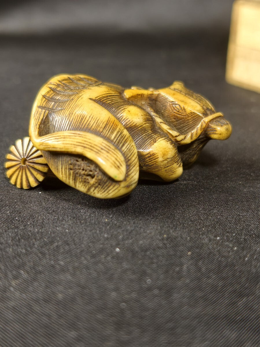 Edo-Period Netsuke Water Buffalo Motif Hand-Carved Natural Material Antique