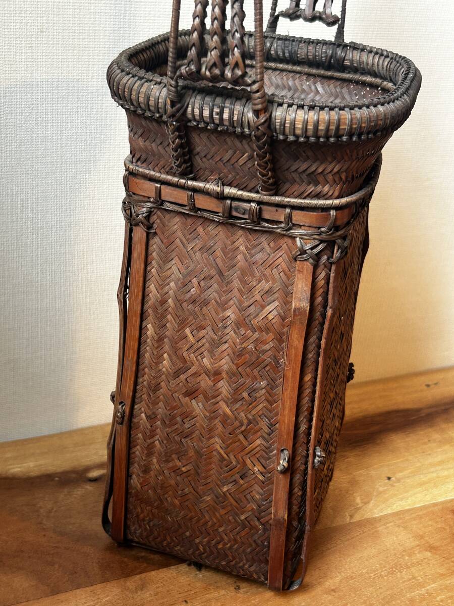 Antique Japanese Bamboo Flower Basket Hanakago with Handle, Height 38.5 cm