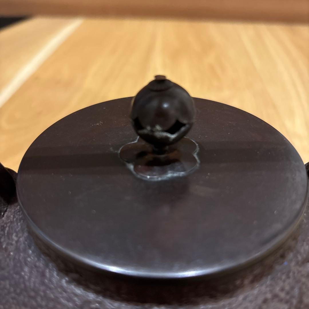 Josei Sato Nambu Tekki Tetsubin Kettle Cast Iron with Tomobako, Plum Finial