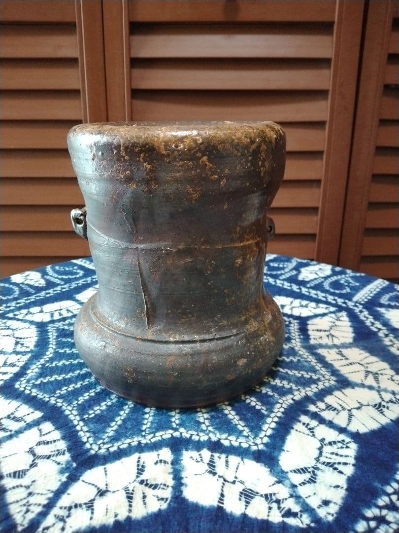 Motoyama Izumi Bizen Ware Kinuta Flower Vase with Ears, Signed with Box