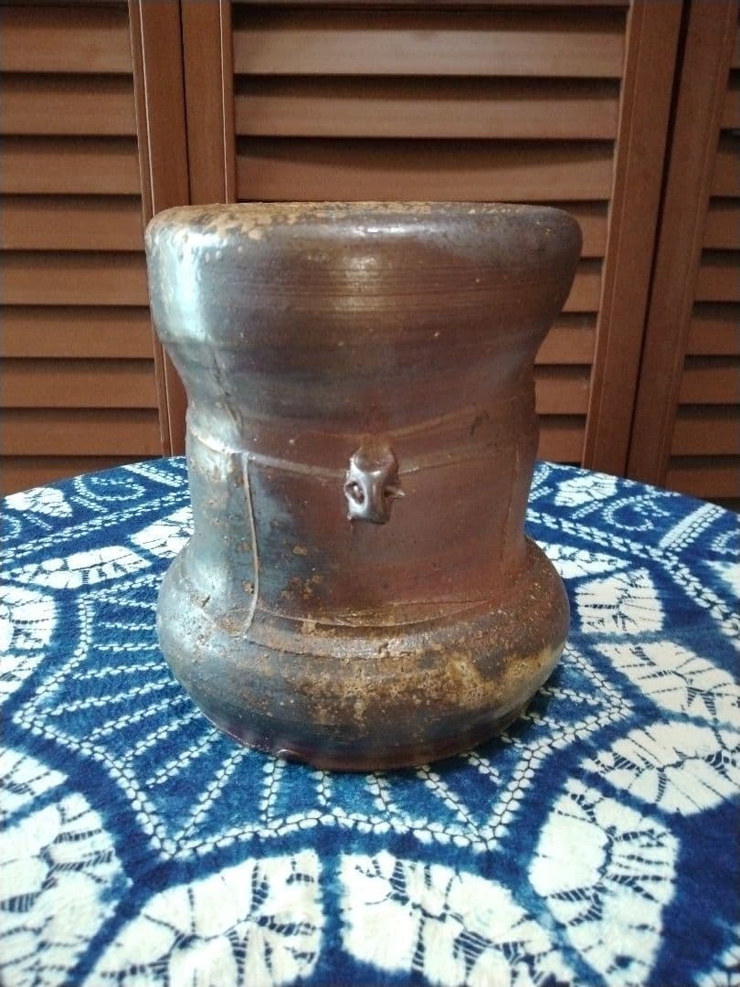Motoyama Izumi Bizen Ware Kinuta Flower Vase with Ears, Signed with Box