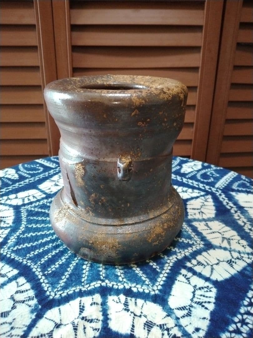 Motoyama Izumi Bizen Ware Kinuta Flower Vase with Ears, Signed with Box