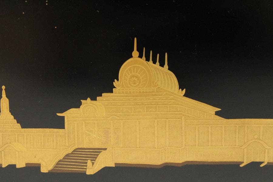 Zohiko Lacquer Lidded Box with Pavilion Maki-e Design, with Box