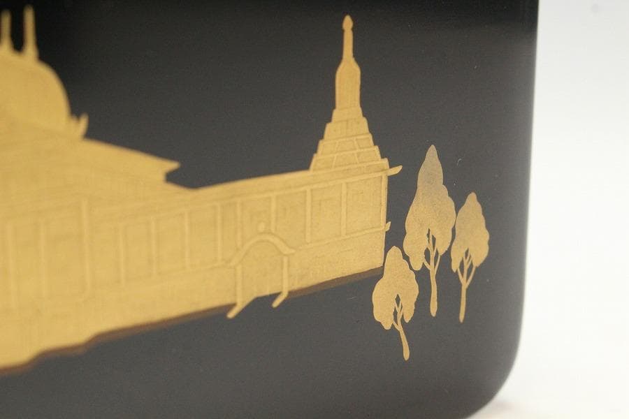 Zohiko Lacquer Lidded Box with Pavilion Maki-e Design, with Box