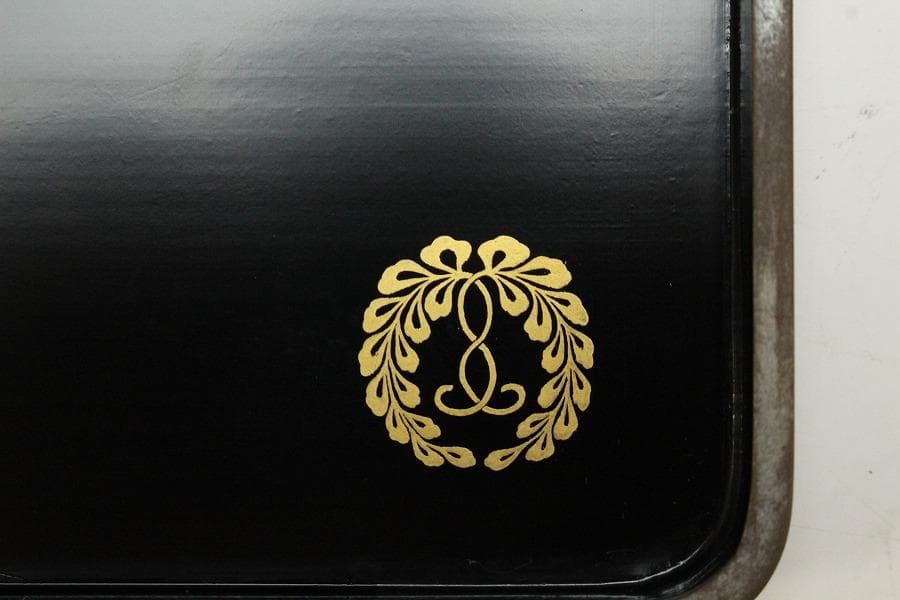 Zohiko Lacquer Lidded Box with Pavilion Maki-e Design, with Box