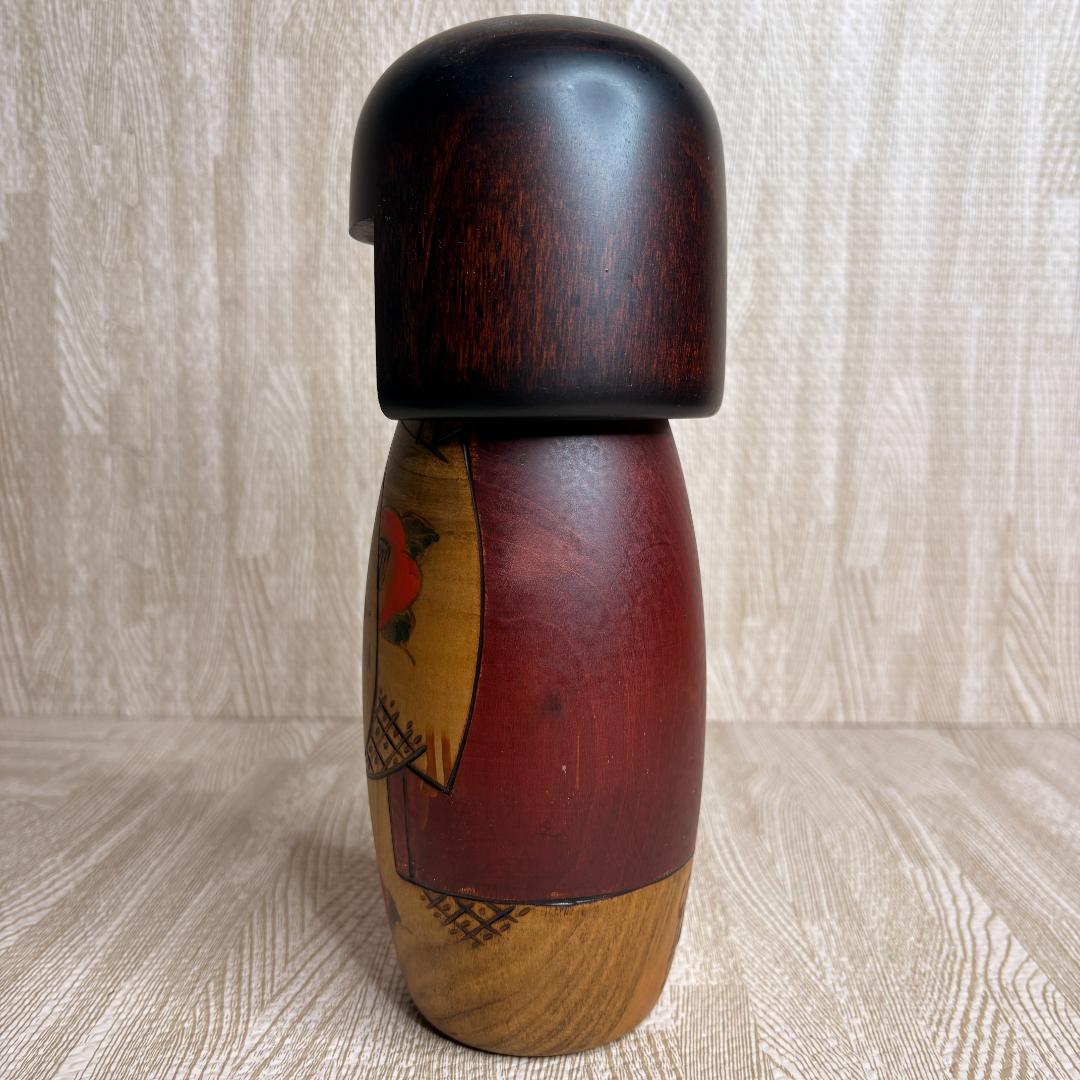Usaburo Okamoto Kanzubaki Winter Camellia Kokeshi Doll, Award-Winning Design