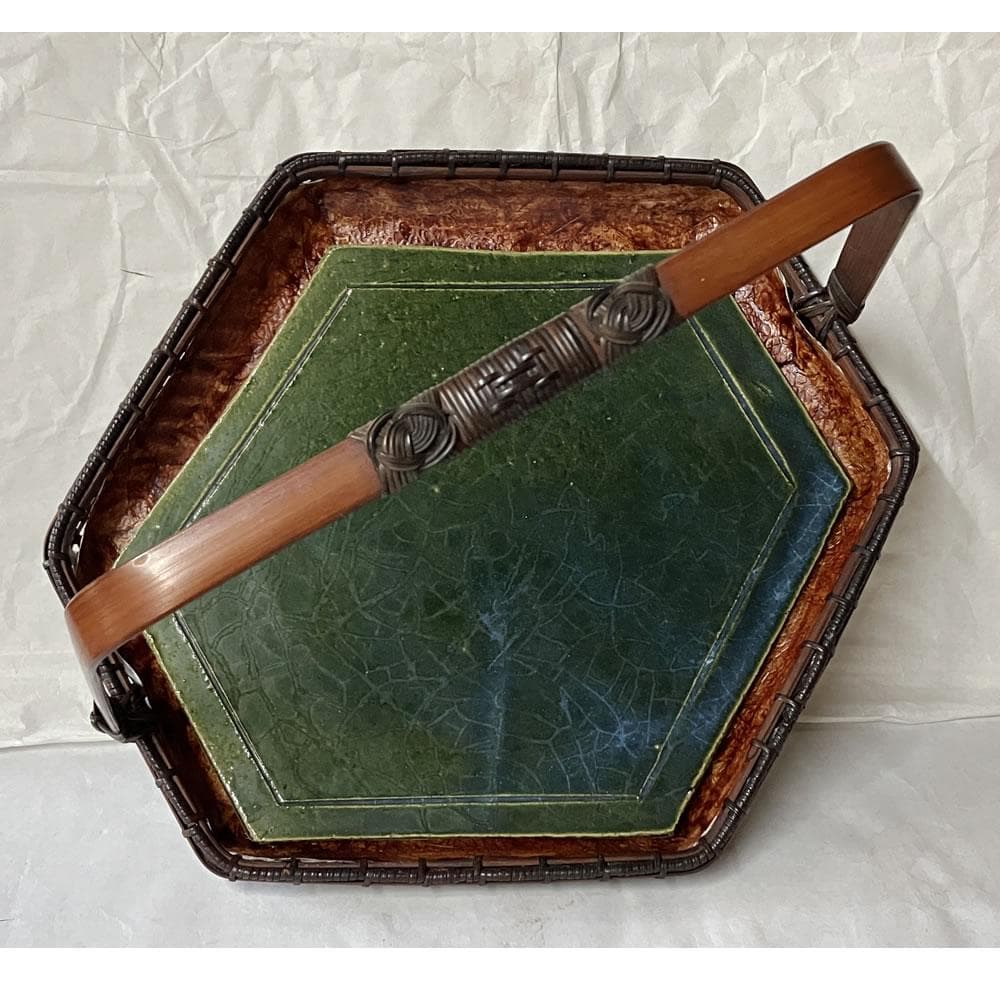 Ando Chikuryosai Hexagonal Handled Bamboo Basket with Narumi Chosuke Oribe Plate