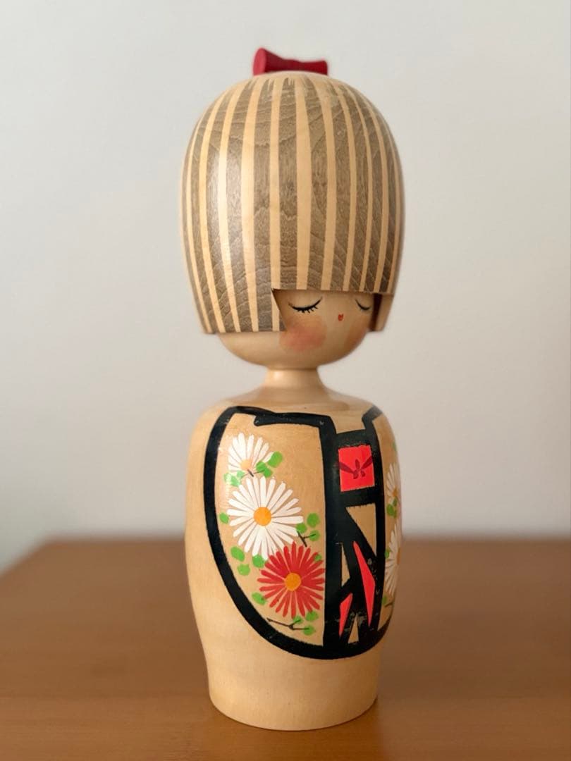 Yajima Suiho Modern Creative Kokeshi Doll 26 cm Striped Bangs Floral Design
