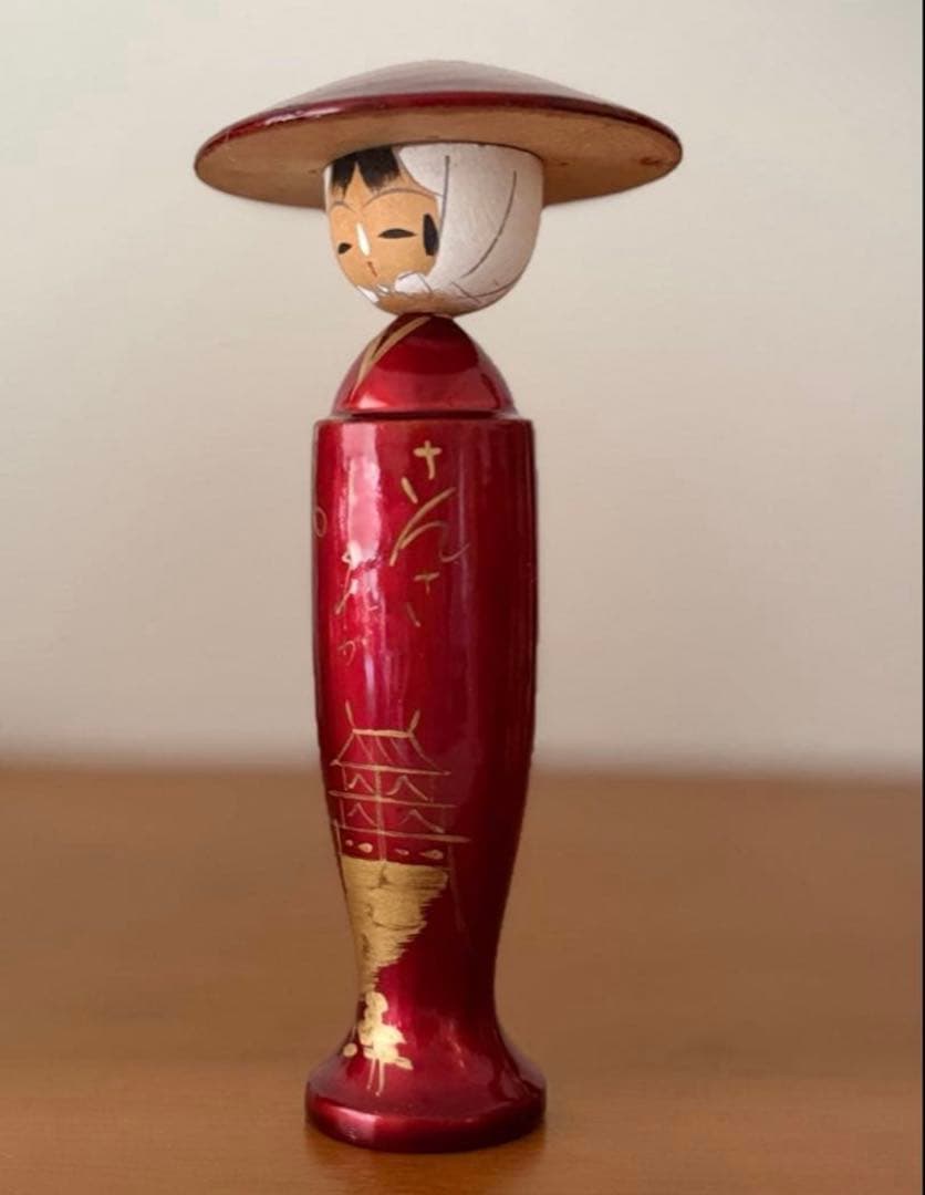 Vintage Kasa Kokeshi Doll by Norio Takeda, Vermilion with Gold Motifs, 15.5 cm