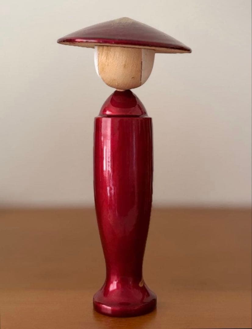 Vintage Kasa Kokeshi Doll by Norio Takeda, Vermilion with Gold Motifs, 15.5 cm