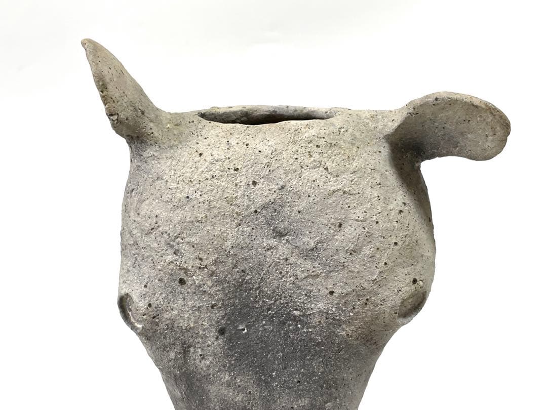 Ken Mihara Stoneware Beast-Head Wall-Hanging Flower Vase, Signed Solo Exhibition Work