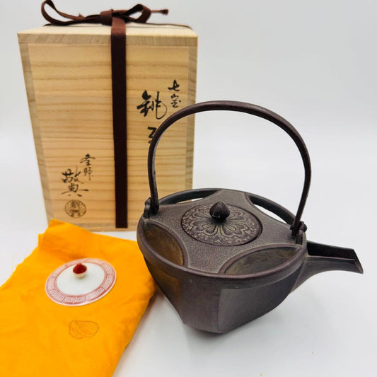 Takahashi Keiten Choshi Sake Server Shippo Design, Tomobako