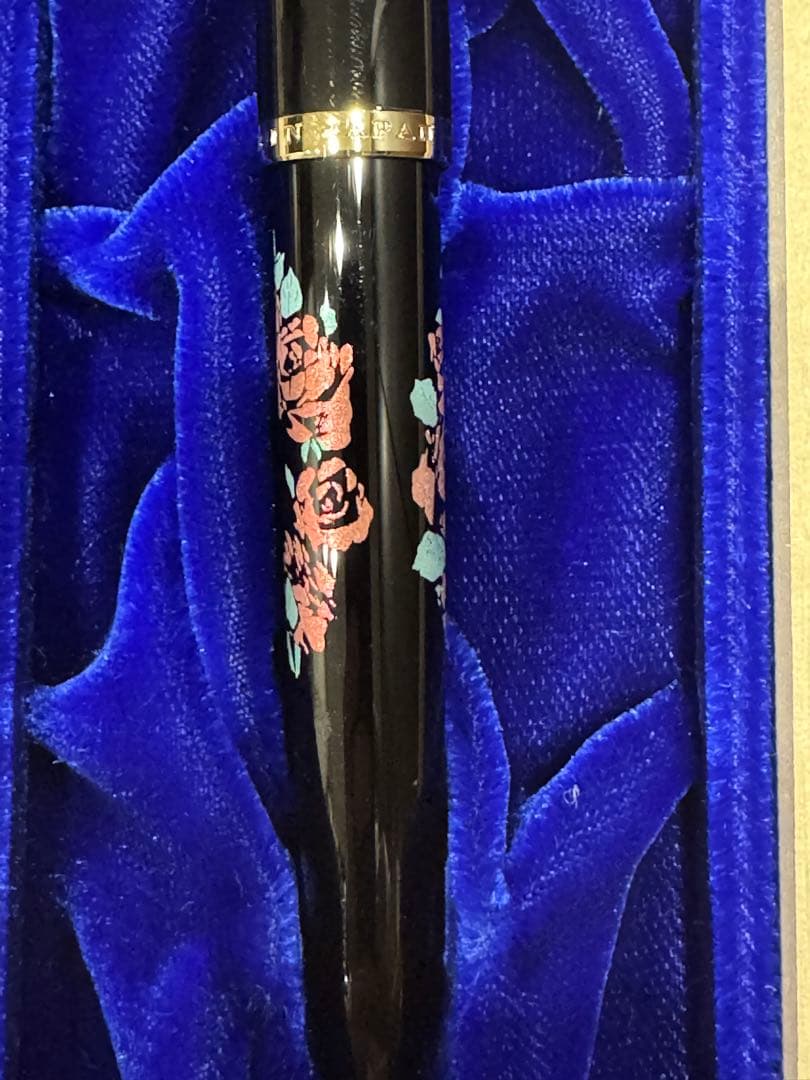 Sailor Profit Jr. Fountain Pen Takashimaya Special Order 14K M Nib Maki-e Rose