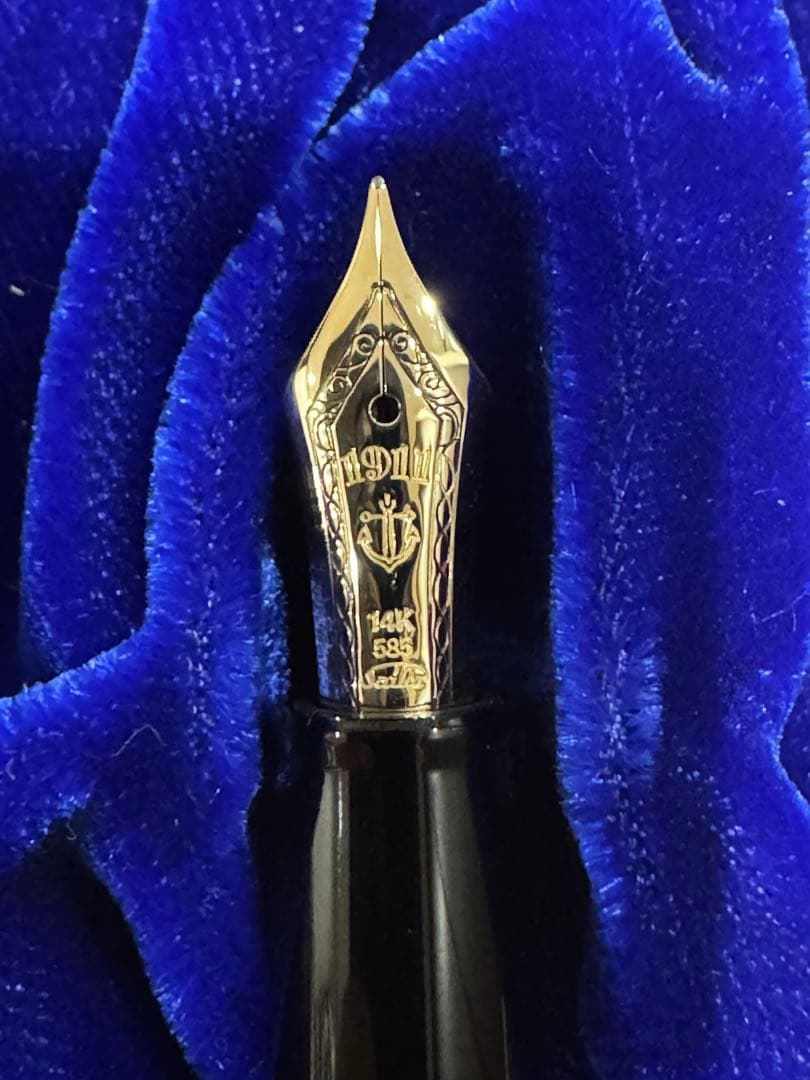 Sailor Profit Jr. Fountain Pen Takashimaya Special Order 14K M Nib Maki-e Rose