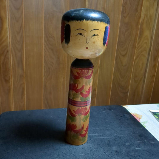 Sato Minosuke Traditional Kokeshi Doll Hijiori Style, Height 34 cm