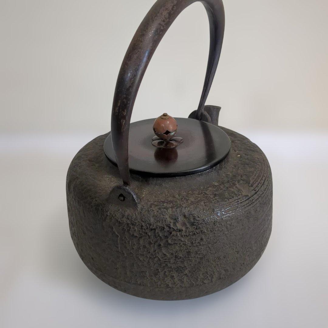 Japanese Cast Iron Tetsubin Kettle with Tomobako Box