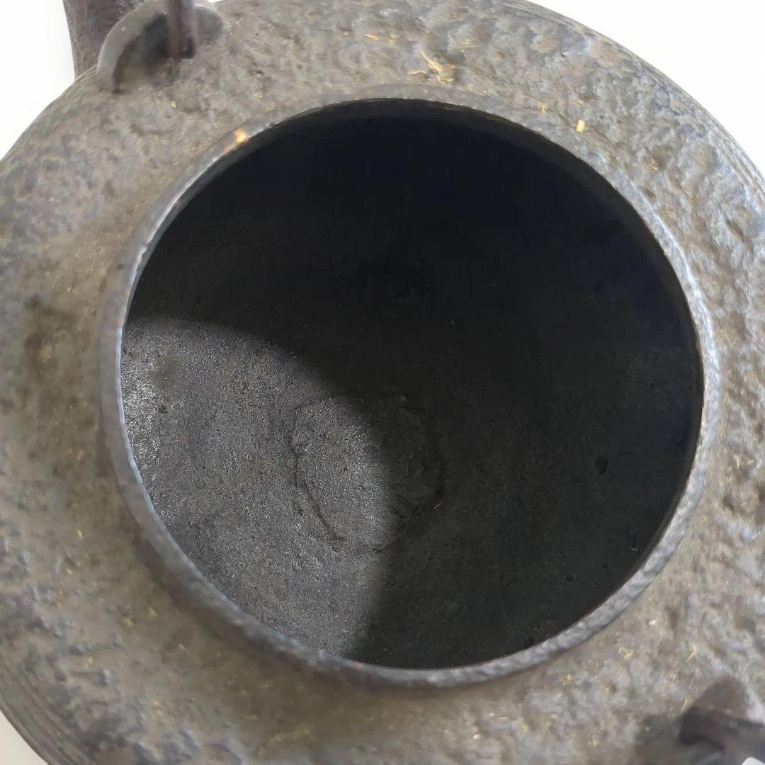 Japanese Cast Iron Tetsubin Kettle with Tomobako Box