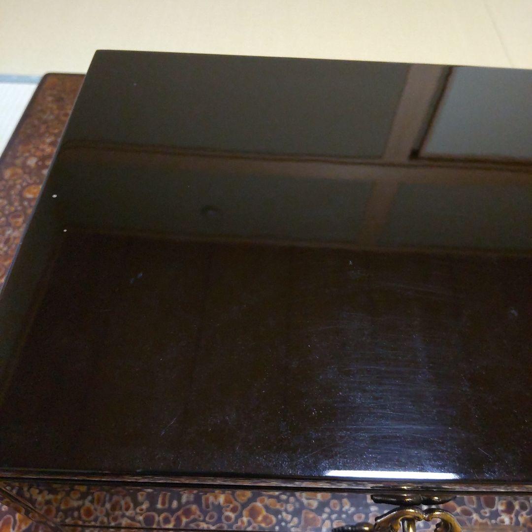 Japanese Lacquered Wood Tansu Small Chest with 3 Drawers Tessen Flower Design