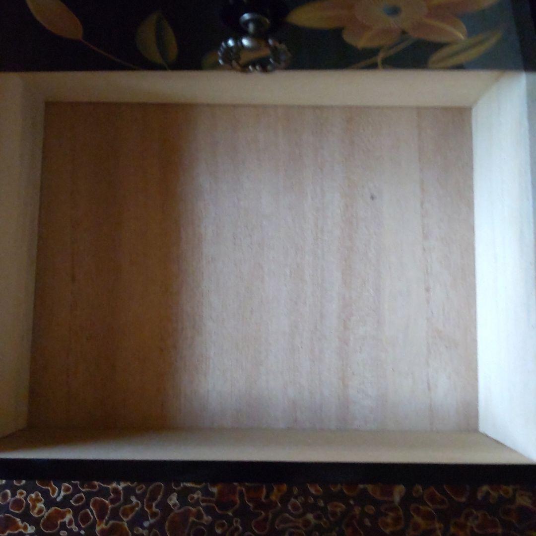 Japanese Lacquered Wood Tansu Small Chest with 3 Drawers Tessen Flower Design