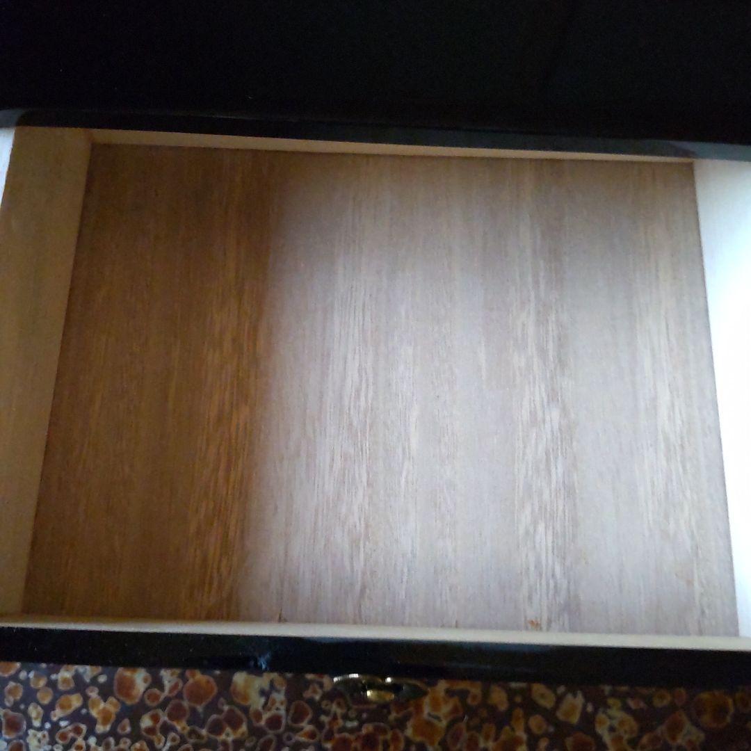 Japanese Lacquered Wood Tansu Small Chest with 3 Drawers Tessen Flower Design