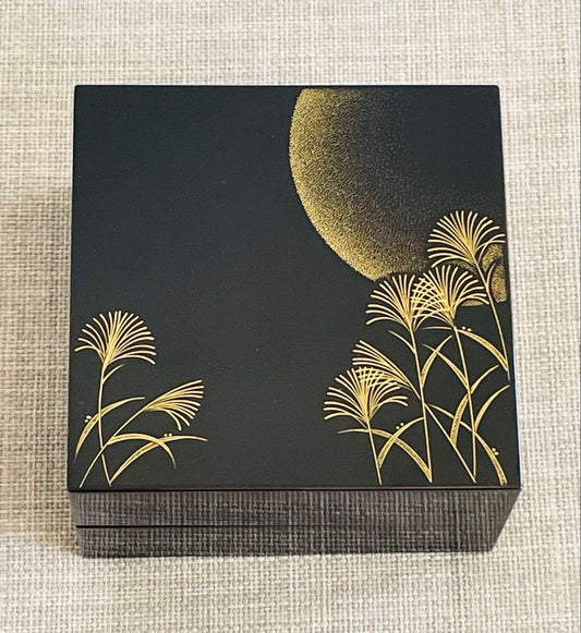 Wajima-nuri Lacquer Small Box Gold Maki-e Moon and Autumn Grasses with Wood Box