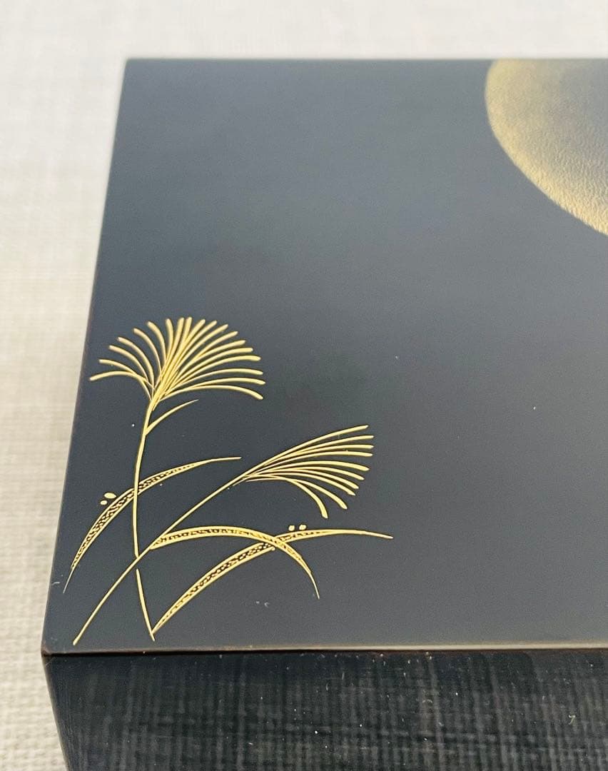 Wajima-nuri Lacquer Small Box Gold Maki-e Moon and Autumn Grasses with Wood Box
